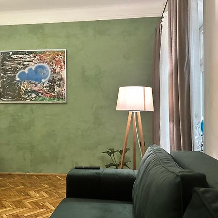 Art Apartment On Kylisha Str Λβιβ Εξωτερικό φωτογραφία
